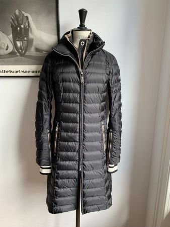 BOGNER: Edler schwarzer Daunen-Mantel mit Kapuze, 36