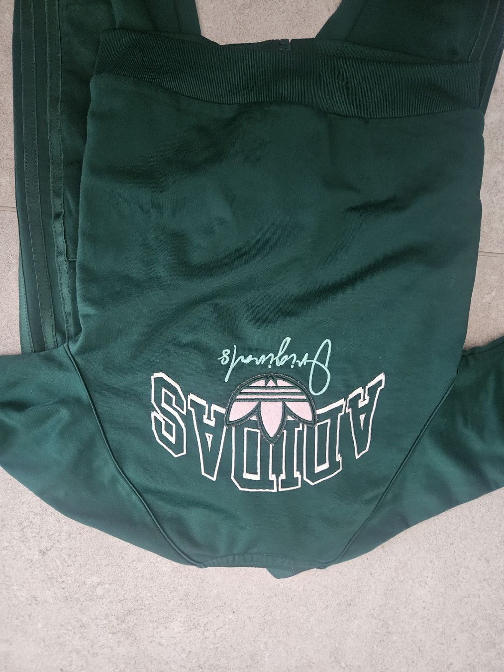 Adidas Completi: Adidas Trainingsanzug grün, Grösse 116 – Usato da Zwingen venduto da kajamido1 3