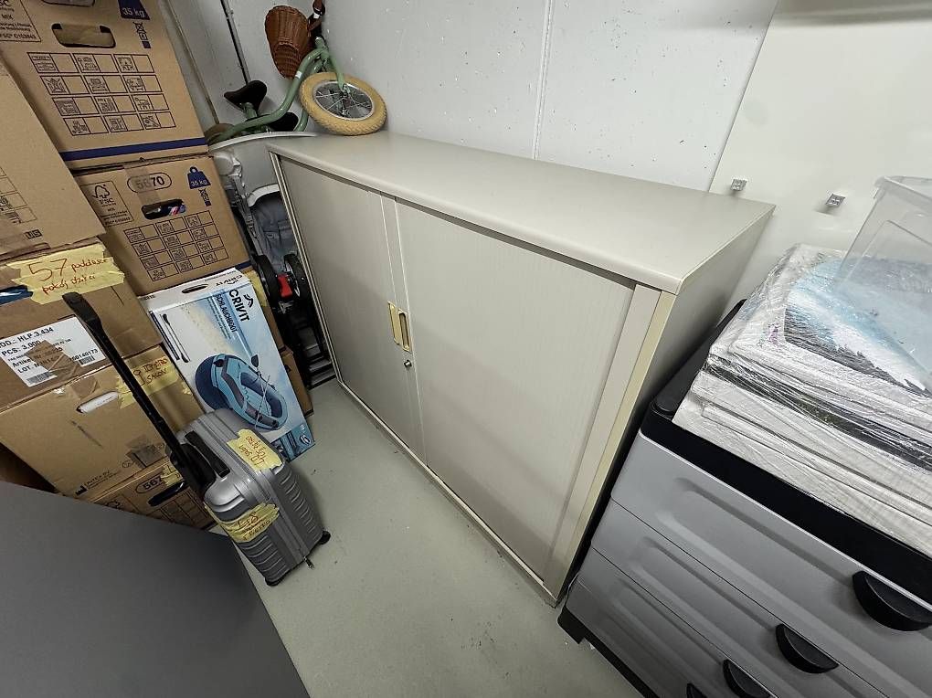 Armoires: Aktenschrank zu verschenken – D'occasion à Goldau par pat_r5d5 1