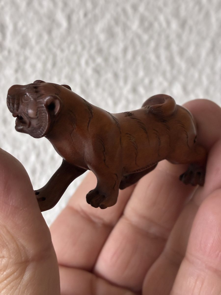 Statuette: Japon netsuke en bois de buis,objet traditionnel – Usato da St-Aubin-Sauges venduto da asianart 2