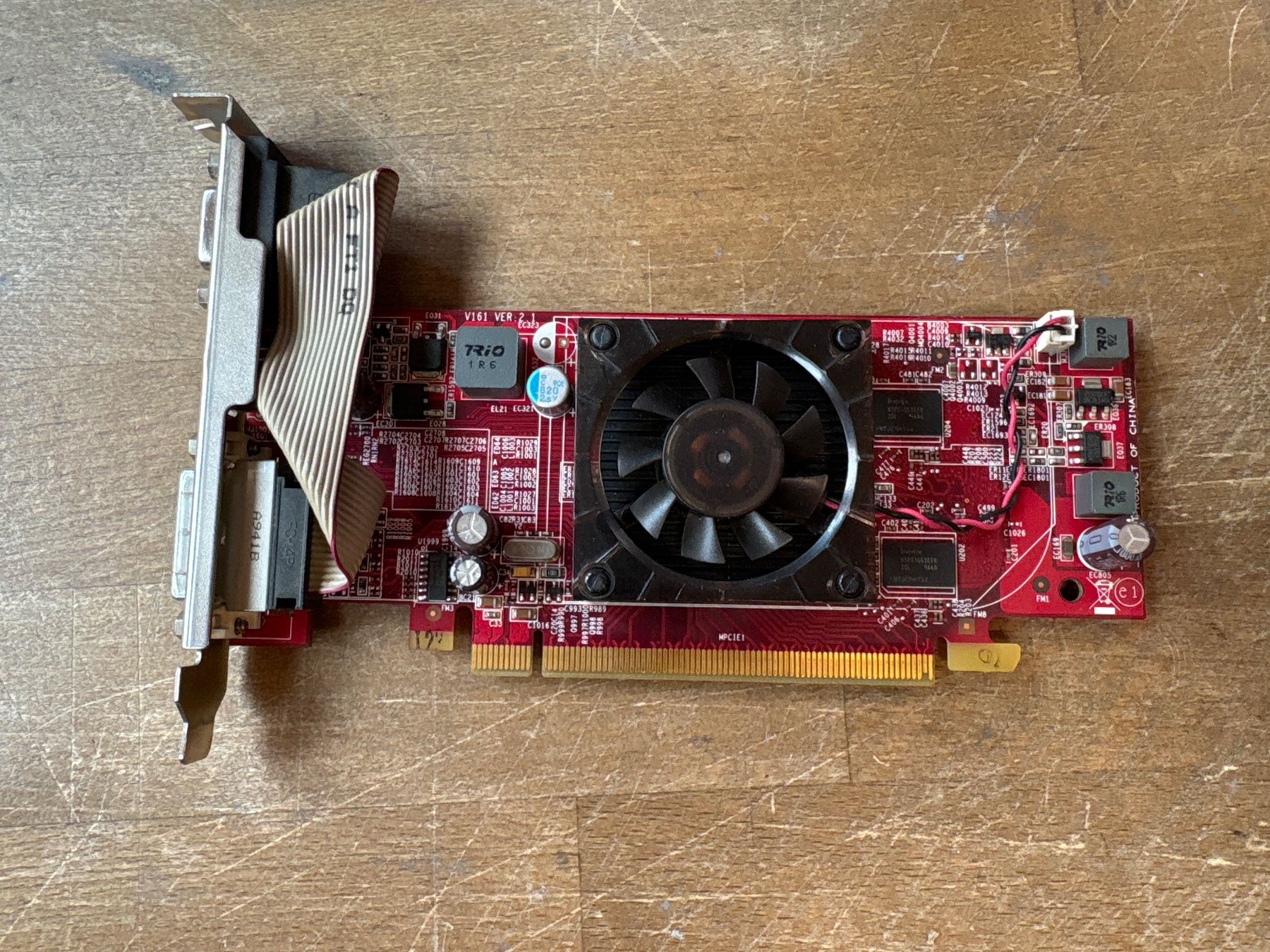 Amd Schede grafiche: Grafikkarte AMD AriesATX-21-M06 – Usato da Chur venduto da Feschtland