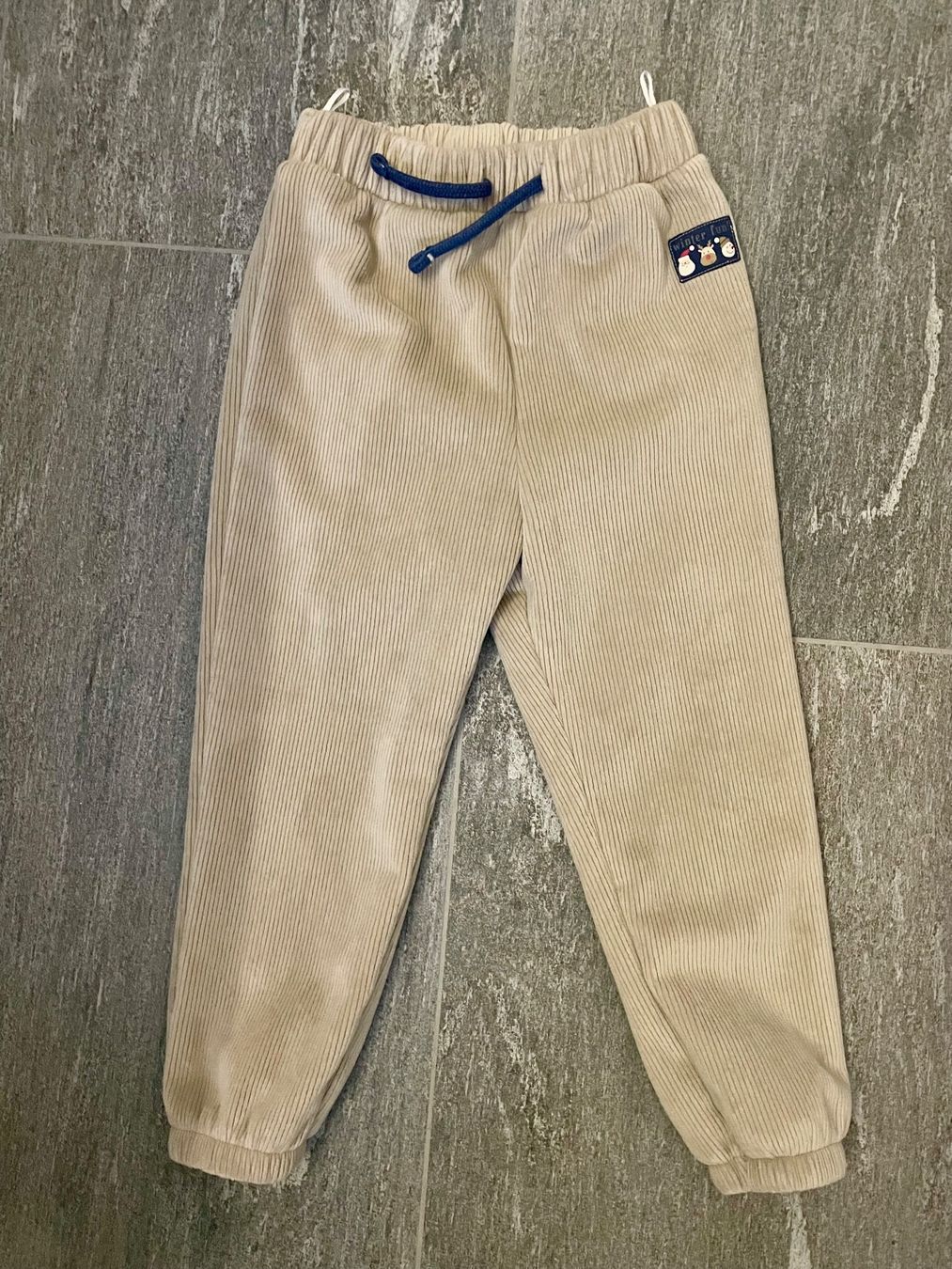 C&A Pantaloni: Thermo Trainerhose Gr 104 – Nuovo (secondo la descrizione) da Hüntwangen venduto da fra_7nd2