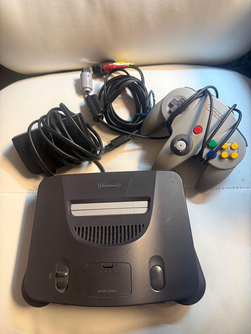 Nintendo Console: N64 Konsole ein Controller 4 Spiele – Usato da Dietlikon venduto da NESFEVER