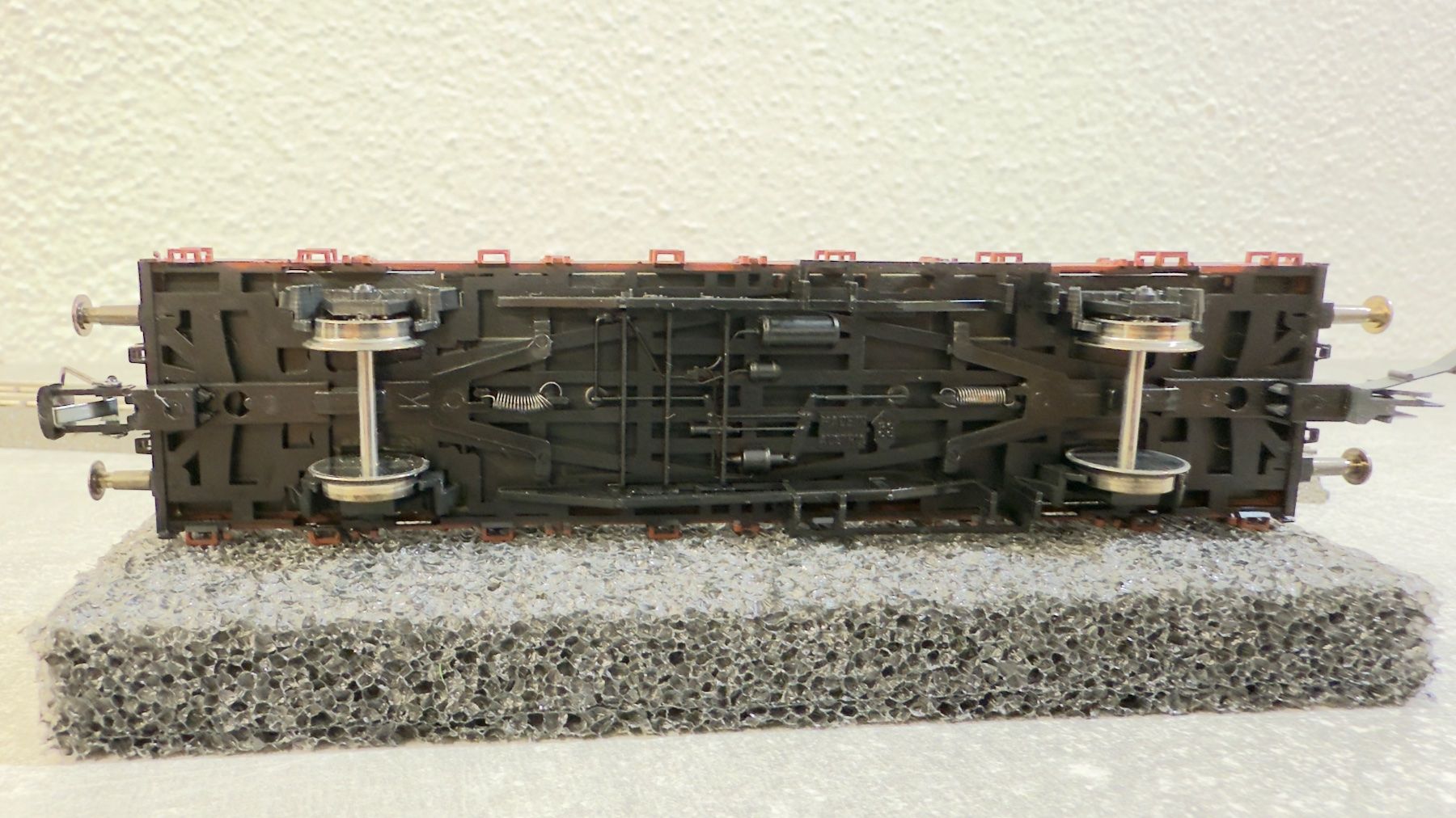 Roco Modellini di ferrovie: Roco Flachwagen mit HAPAG LLOYD Ladung H0 / AC – Usato da Schlieren venduto da rat_lq6b 6