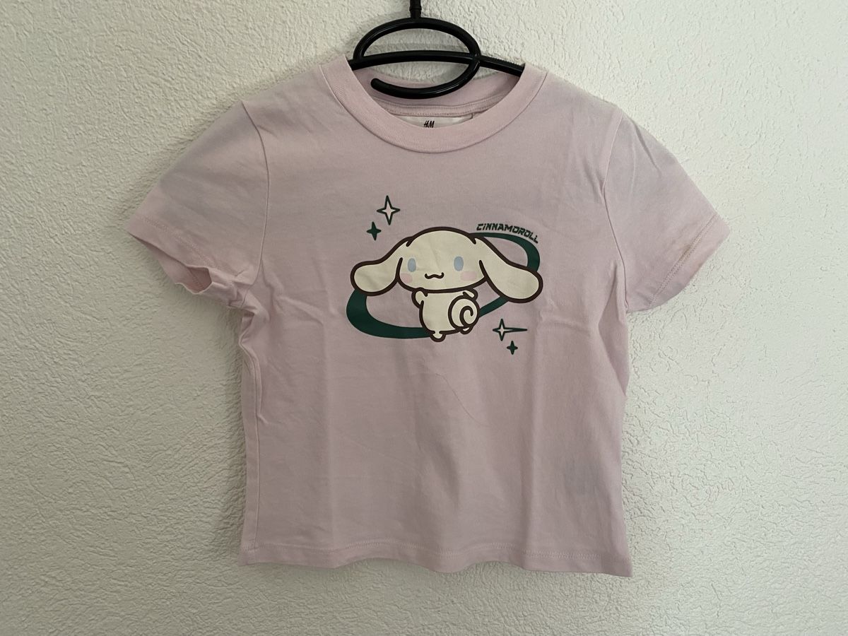 Hello Kitty Kleiderpakete & -sets: T-shirts Hello Kitty taille 8 ans – Gebraucht aus Lignières von The_assistant 7