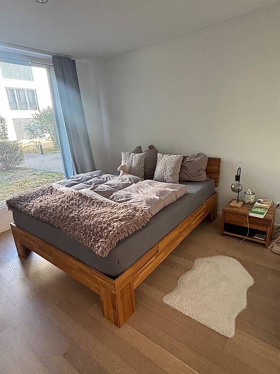 Betten: Bett Echtholz 160cm x 200cm – Gebraucht aus Laufenburg von tam_xbg7