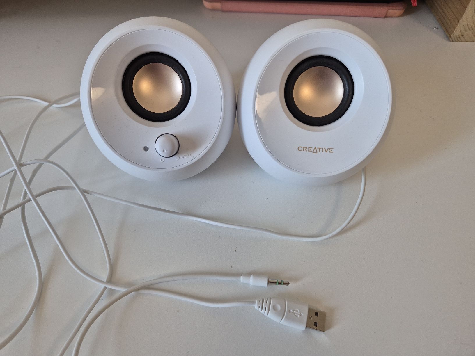 Haut-parleurs: Pebble Speaker – D'occasion à Arzier-Le Muids par pol_p7py