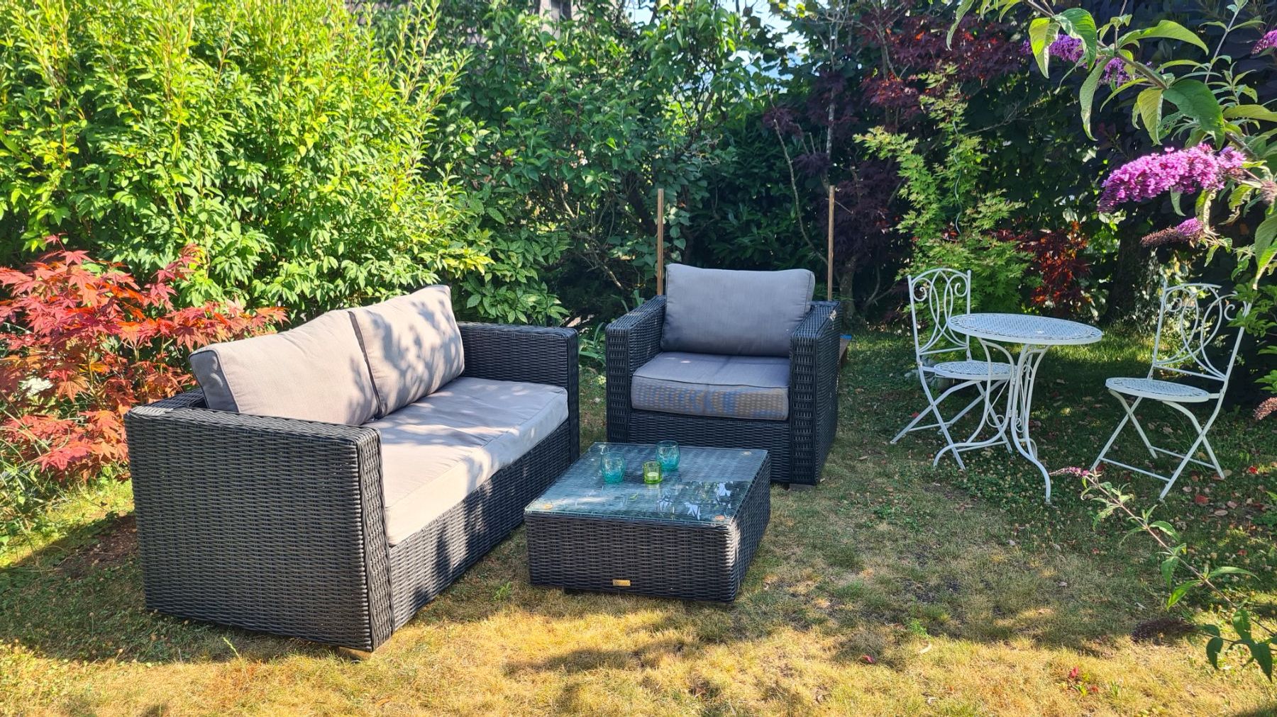 Sofas: Lounge 2er + 1er + Tischli – Gebraucht aus Nuglar von Dannyf
