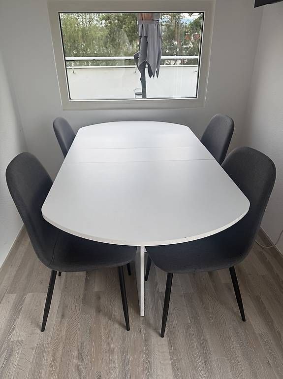 Set di tavolo e panche: Table de cuisine pliante avec 4 chaises – Usato da Onex venduto da fab_98m9