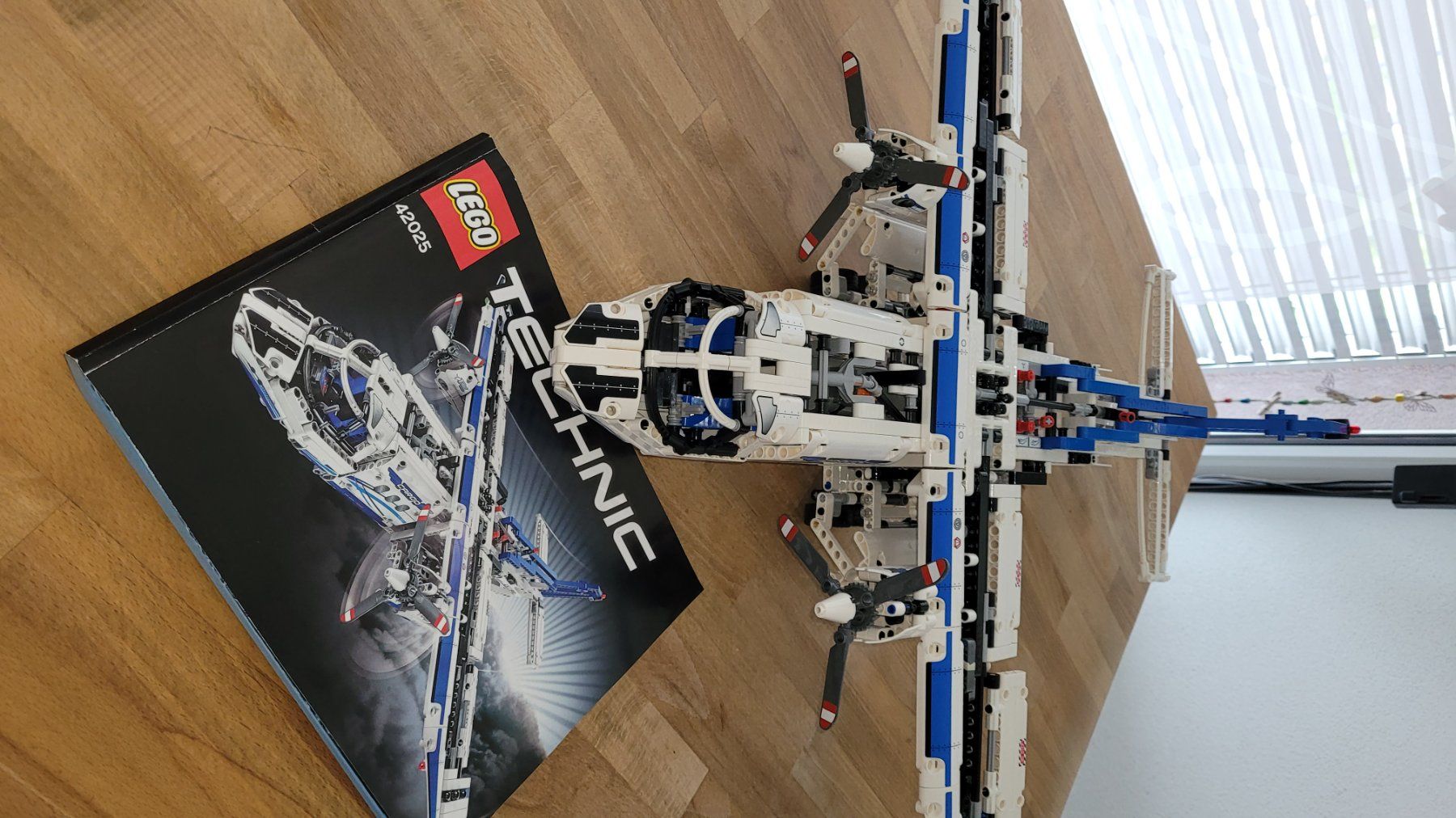 Lego Kit di costruzioni: Frachtflugzeug 42025 – Usato da Olten venduto da Einwegparadies 6