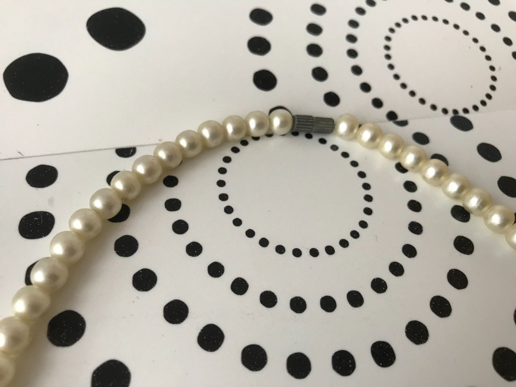 Catenine: Collier de perles blanches élégant - Chic et intemporel! – Usato da Epalinges venduto da dream-watch 2