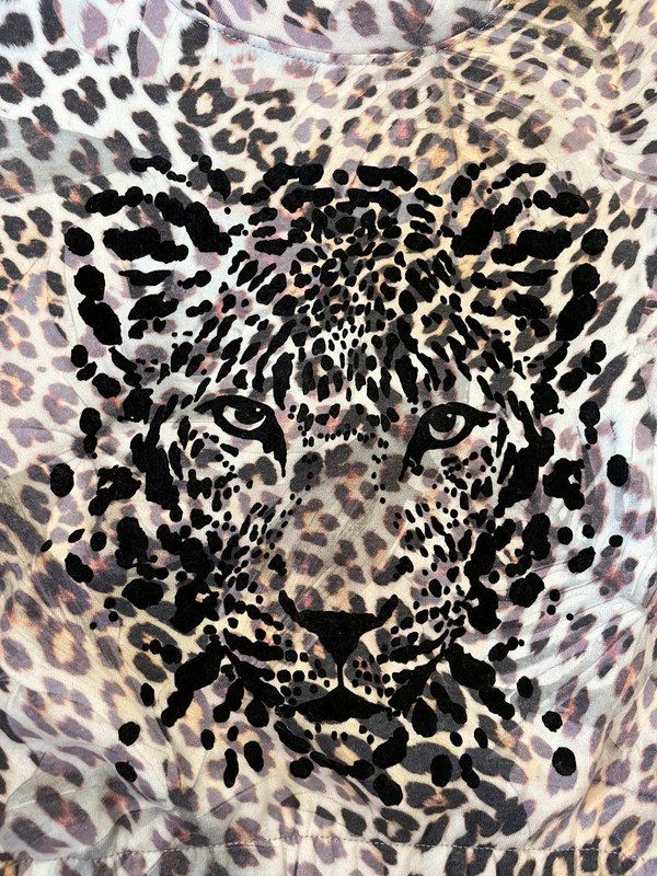 Guess Pullover & Sweatshirts: Guess Sweatshirt Leoprint, Gr. M, neu – Neu und originalverpackt aus Kreuzlingen von shopaholicatheart_4 4
