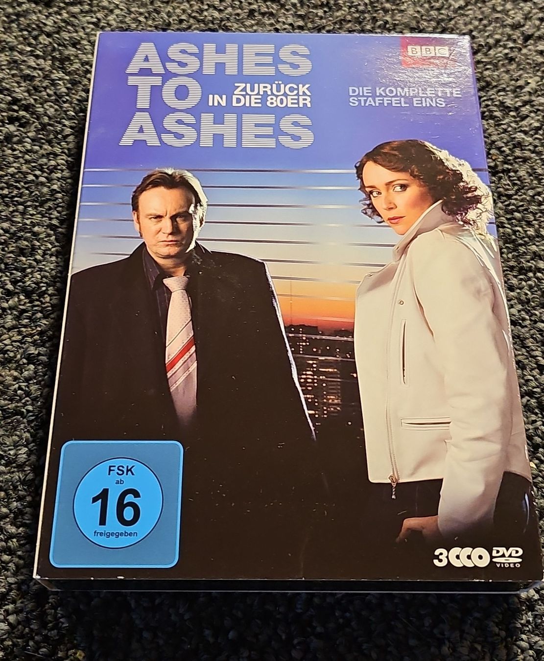 Alle DVDs: Ashes to Ashes - Die Komplette Staffel 1  – Gebraucht aus Ruswil von jan_bxl5