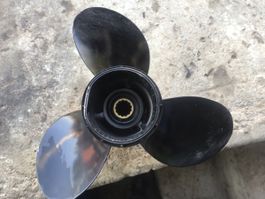 Propeller mit sehr sehr kleiner Beule   11/4x15