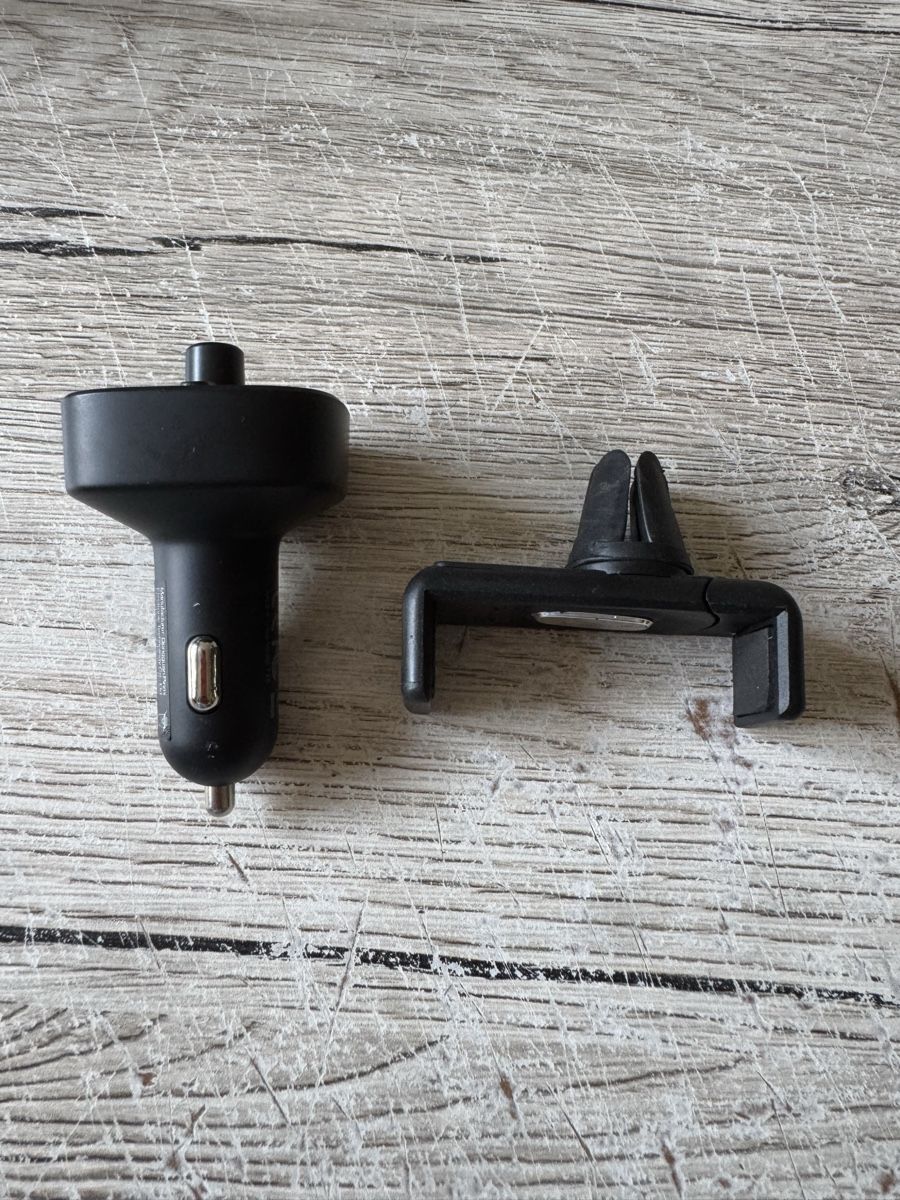 Accessori per altri veicoli: Auto Radio Transmiter mit Halterung neu – Usato da Würenlos venduto da Fejzo1987 1