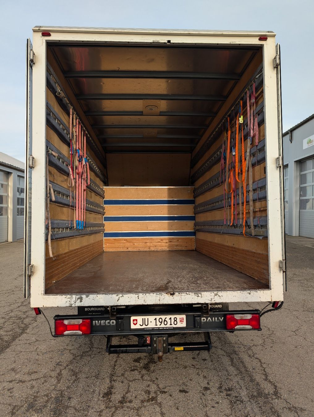 Iveco Veicoli commerciali: IVECO daily 35c13 – Usato da Boncourt venduto da phi_t8zw 2