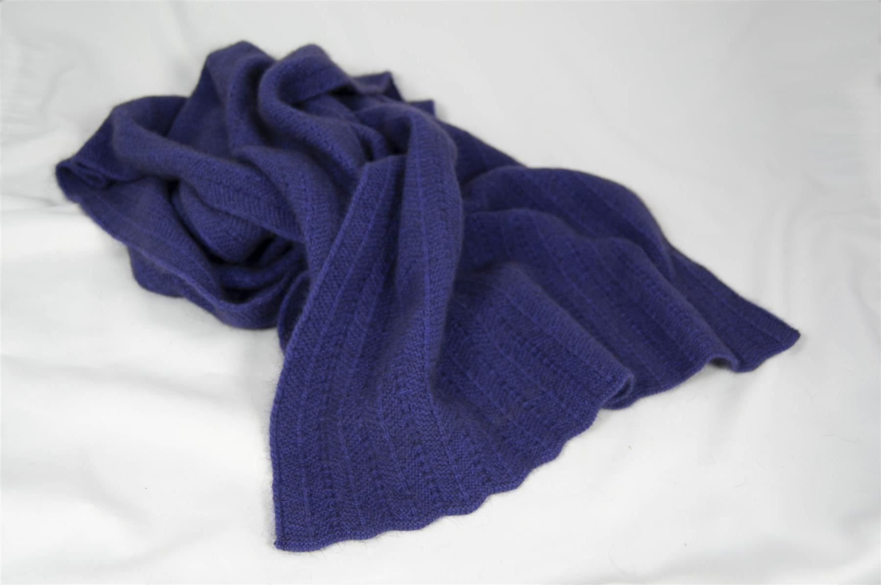 Foulards, Tücher & Schals: Possum Schultertuch violett zickzack – Neu und originalverpackt aus Zollikofen von marys-choice 1