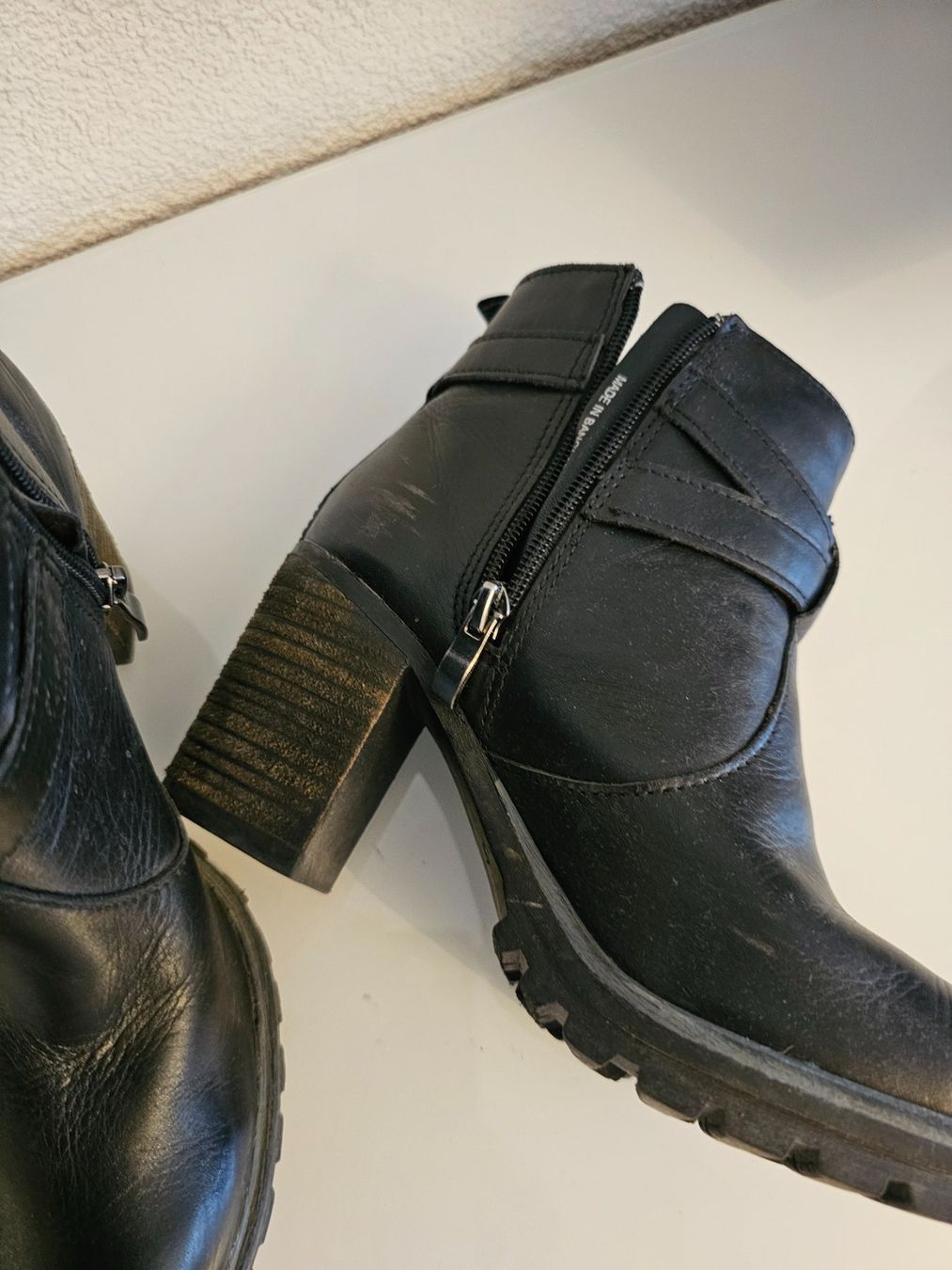 Scarpe da donna: Schwarze Stiefeletten, Gr.37 – Usato da Birr venduto da V-K 2