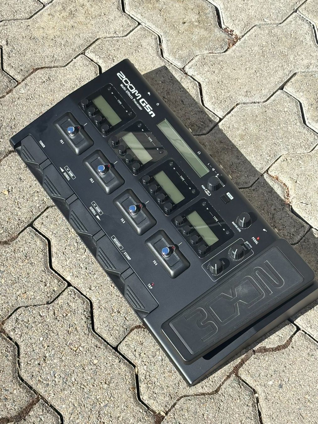 Zoom Instruments de musique: ZOOM G5n Multi-Effects Processor + Netzteil, USB & Anleitung – D'occasion à Stettfurt par SandroEberle04 2