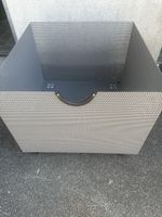 Transportkiste mit Rollen und Griff, grau, Metallperforation