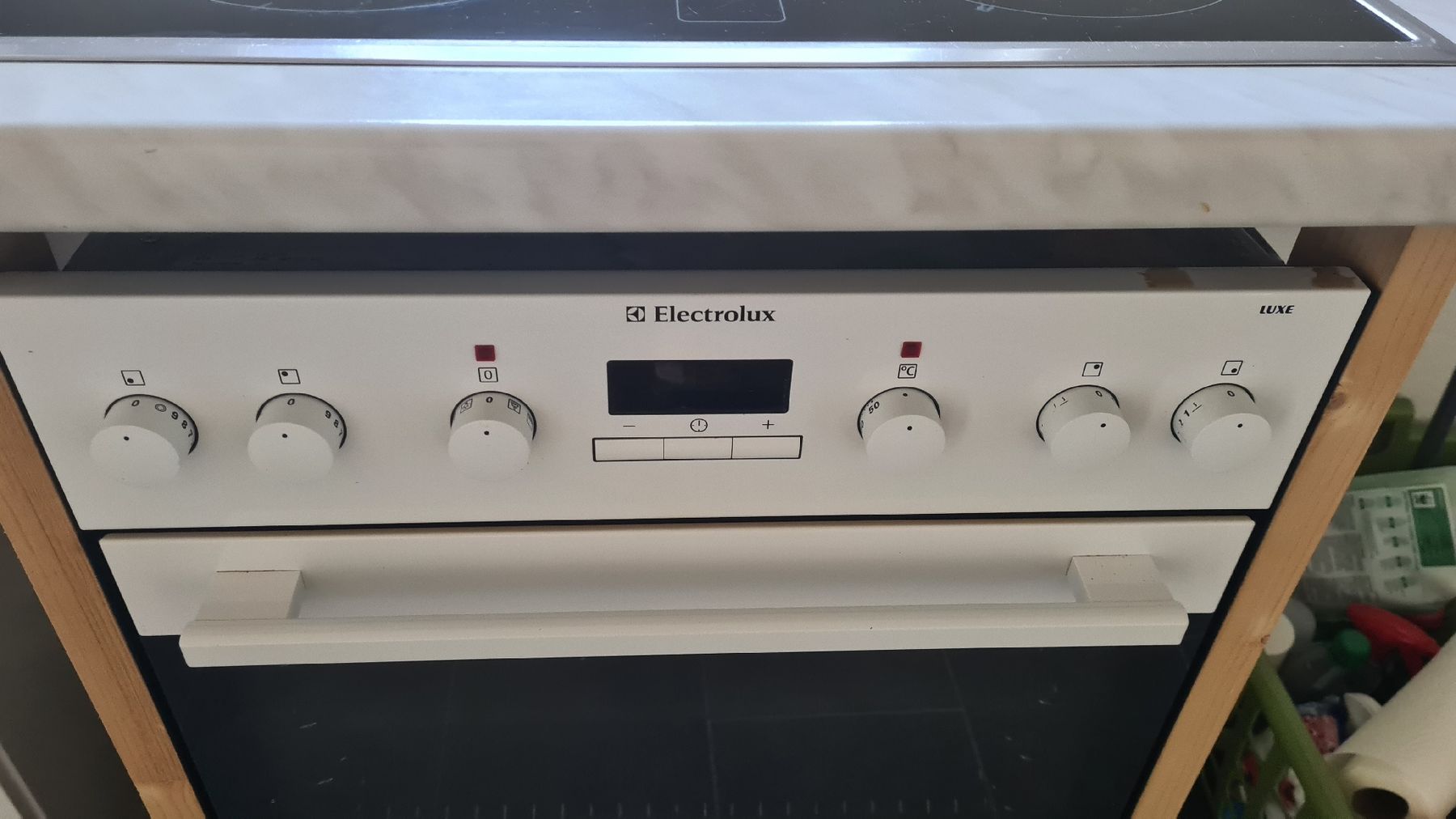 Cucine: Electrolux Einbaubackofen LUXE mit Glaskeramik-Kochfeld – Usato da Gümligen venduto da Pascual002 4