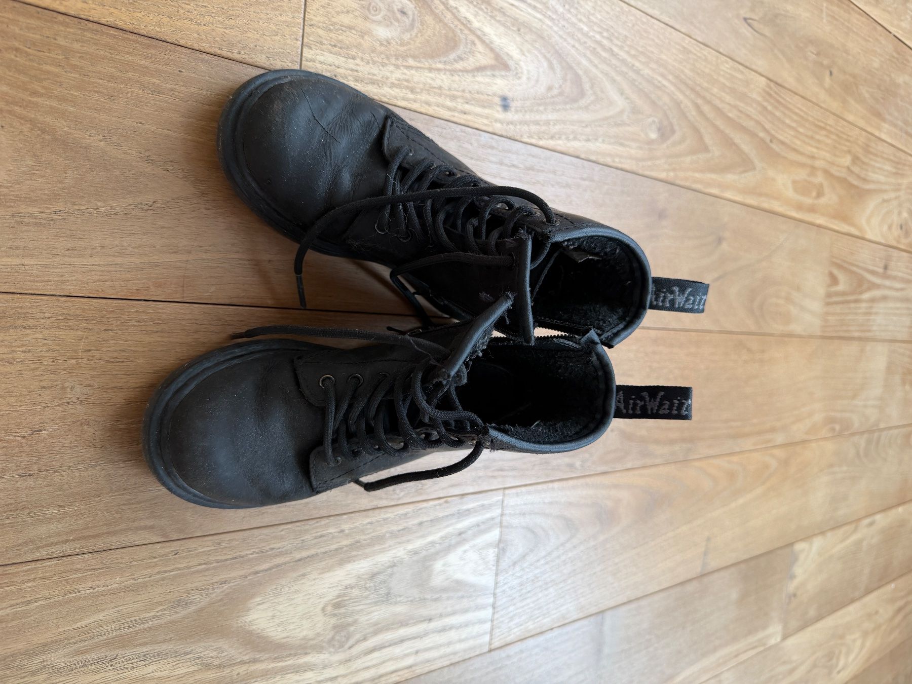 Dr. Martens Scarpe per ragazzi: Black Dr. Martens Boots - Cosy & Durable, Winter Ready! – Usato da zürich venduto da kaja022 3