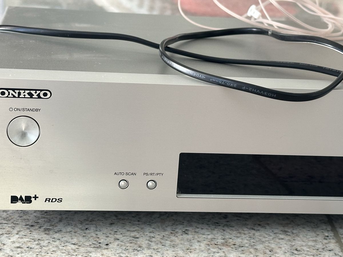 Onkyo Radio: Onkyo DAB/FM Tuner T4030, gebraucht – Usato da Aathal-Seegräben venduto da rer_g67x