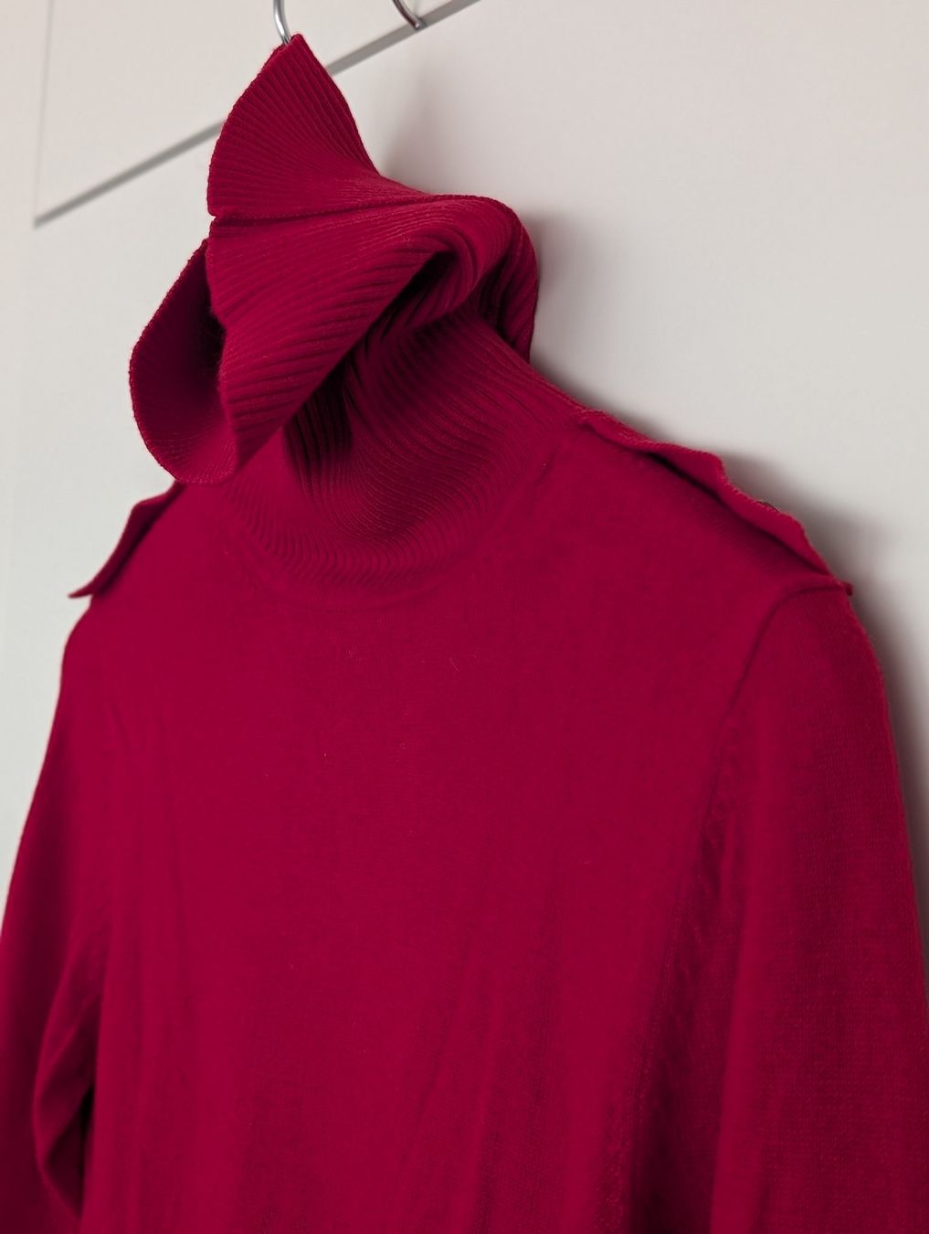 Mango Maglioni & Felpe: Mango Rollkragenpullover, Rot, Grösse M (mit L angeschrieben – Usato da Basel venduto da an_v7yj 7
