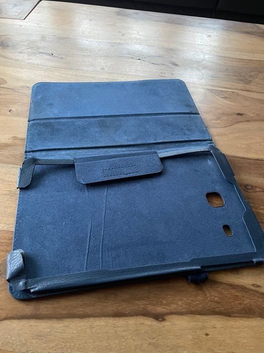 Samsung Tablet PC: Samsung Galaxy Tab E inkl. Etui – Usato da Bergdietikon venduto da antovale 4