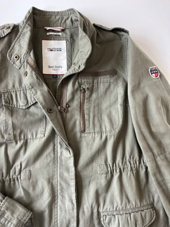 Schöne  Thommy Hilfiger Jacke, olive