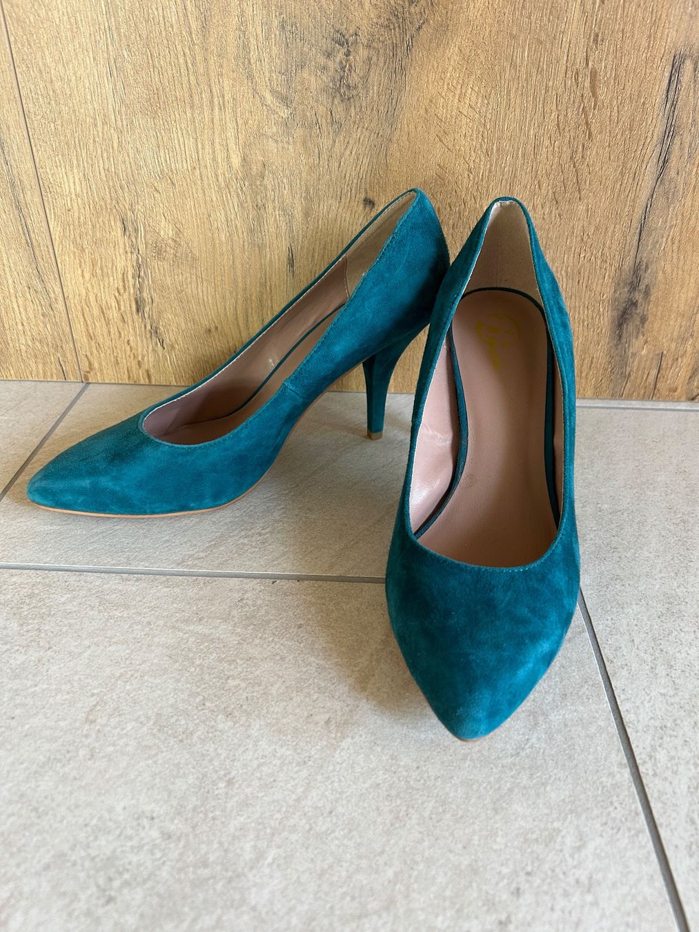Damenschuhe: Damen Pumps Wildleder Türkis Gr. 38 Bata – Neu (gemäss Beschreibung) aus Biel/Bienne von han_5l8v
