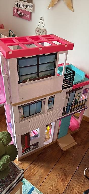 Puppenhäuser & -möbel: Barbiehaus – Gebraucht aus Olten von lyez 1