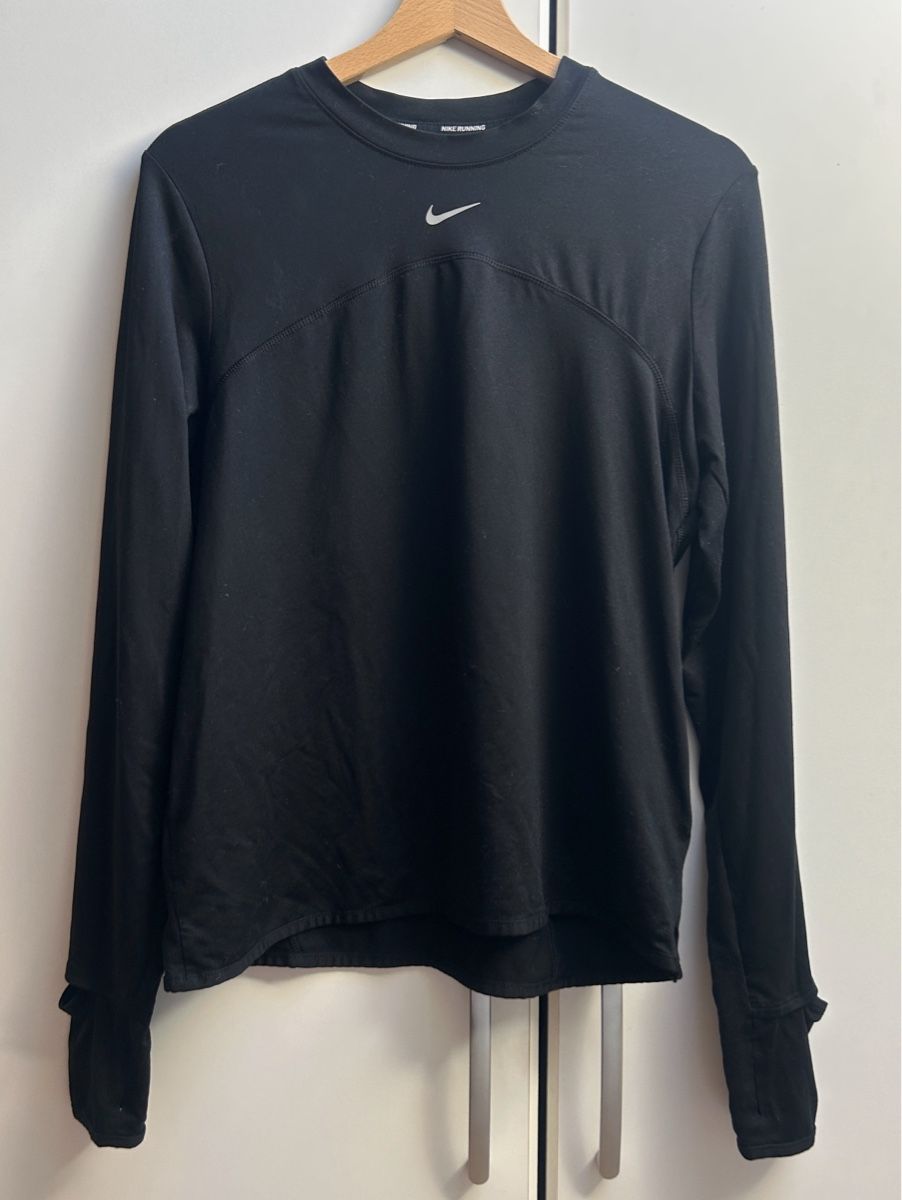 Nike Top: Haut noir Nike Running – Usato da Vessy venduto da tania4284 1