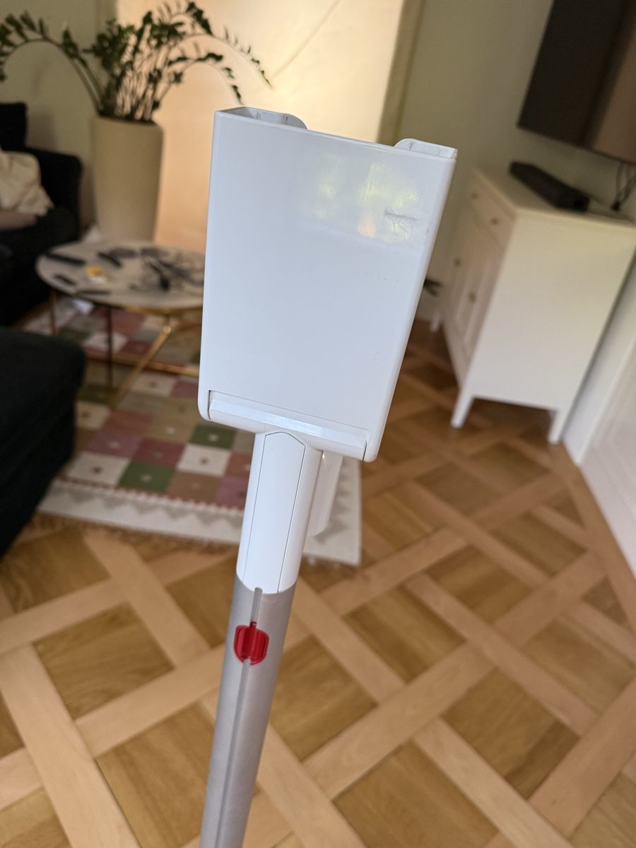 Dyson Supporti a parete: Dyson Floor Dock Aufbewahrungsständer weiss – Usato da Luzern venduto da Grawp 2