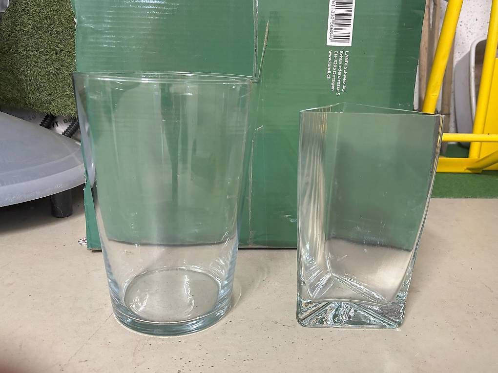 Vase & Récipients: Glasvase (n) – D'occasion à Hägglingen par sus_7bc6 4