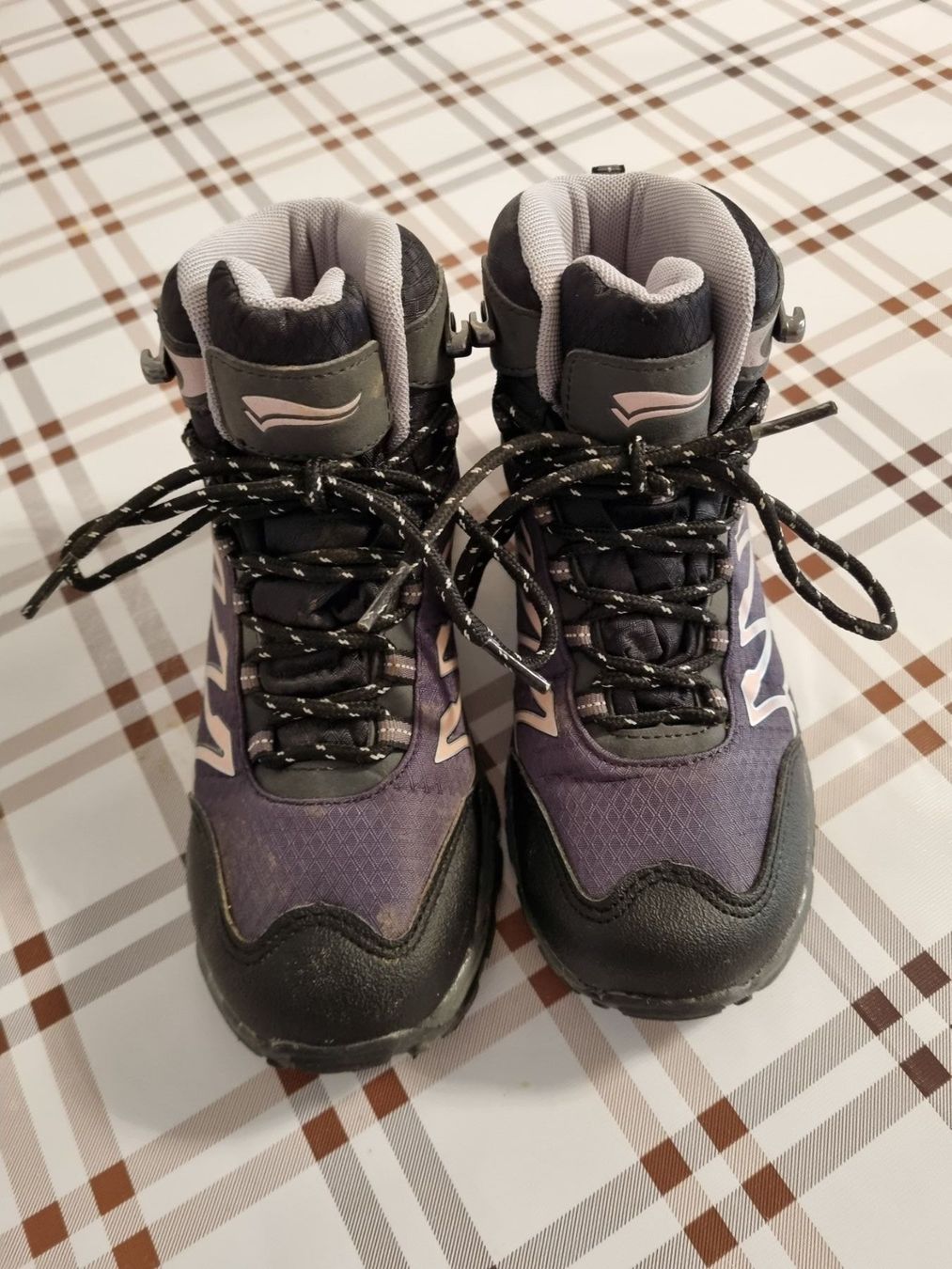 Scarpe per ragazzi: Schuhe gr 33 – Usato da Oftringen venduto da sweden03 1