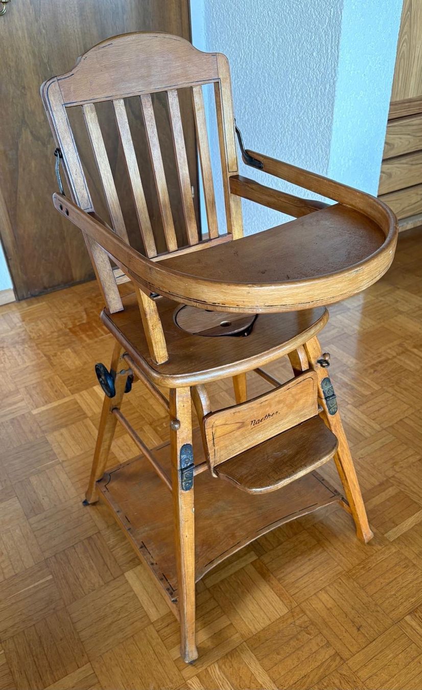 Seggioloni: Vintage Kinderstuhl aus Holz – Usato da Zürich venduto da blancachristina