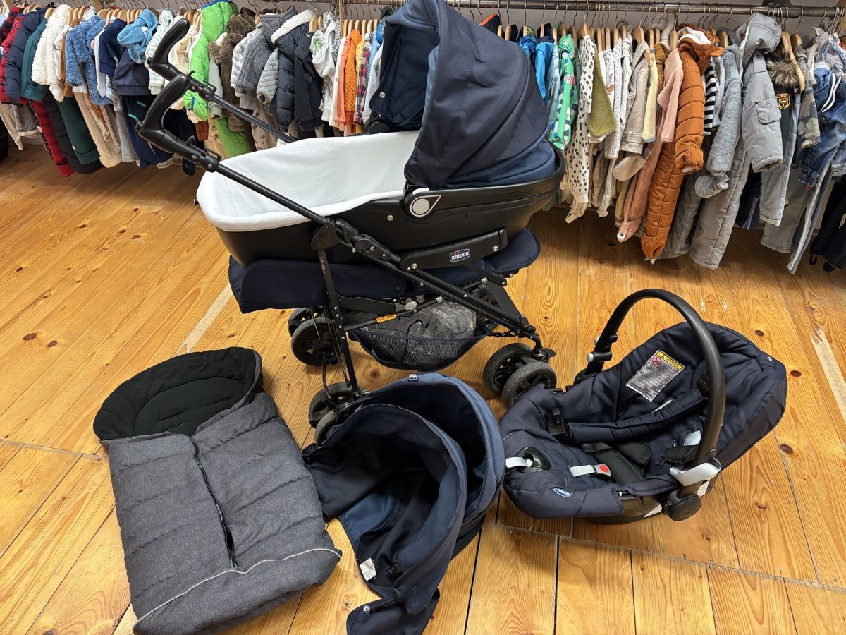 Chicco Carrozzine: Chicco Kinderwagen Set, Dunkelblau – Usato da Büren an der Aare venduto da Nikito2001