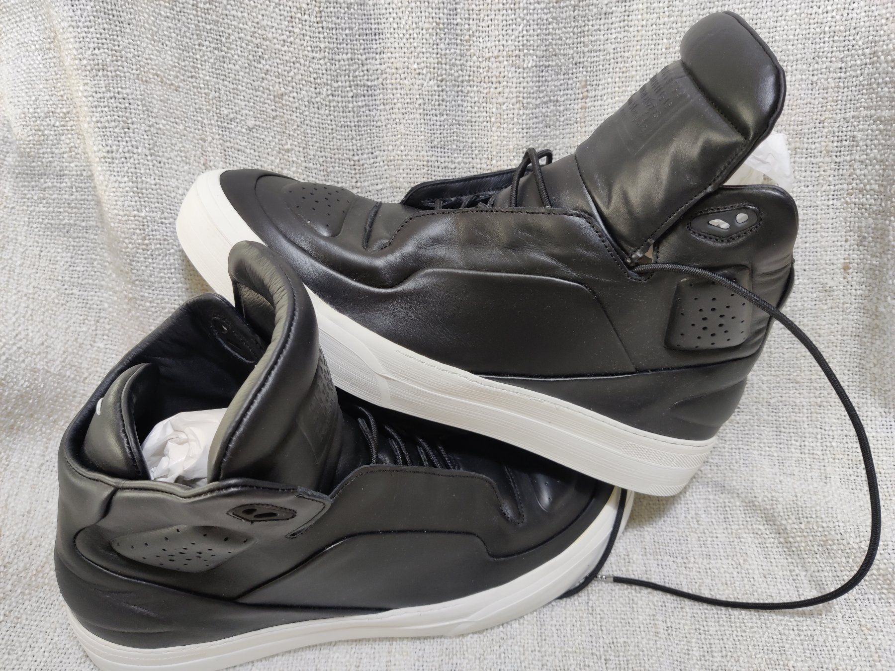 Maison Margiela Herrenschuhe: MAISON MARGIELA High Frequency Hightop sneaker US 12 EU 45.5 – Neu und originalverpackt aus Zürich von rgoller
