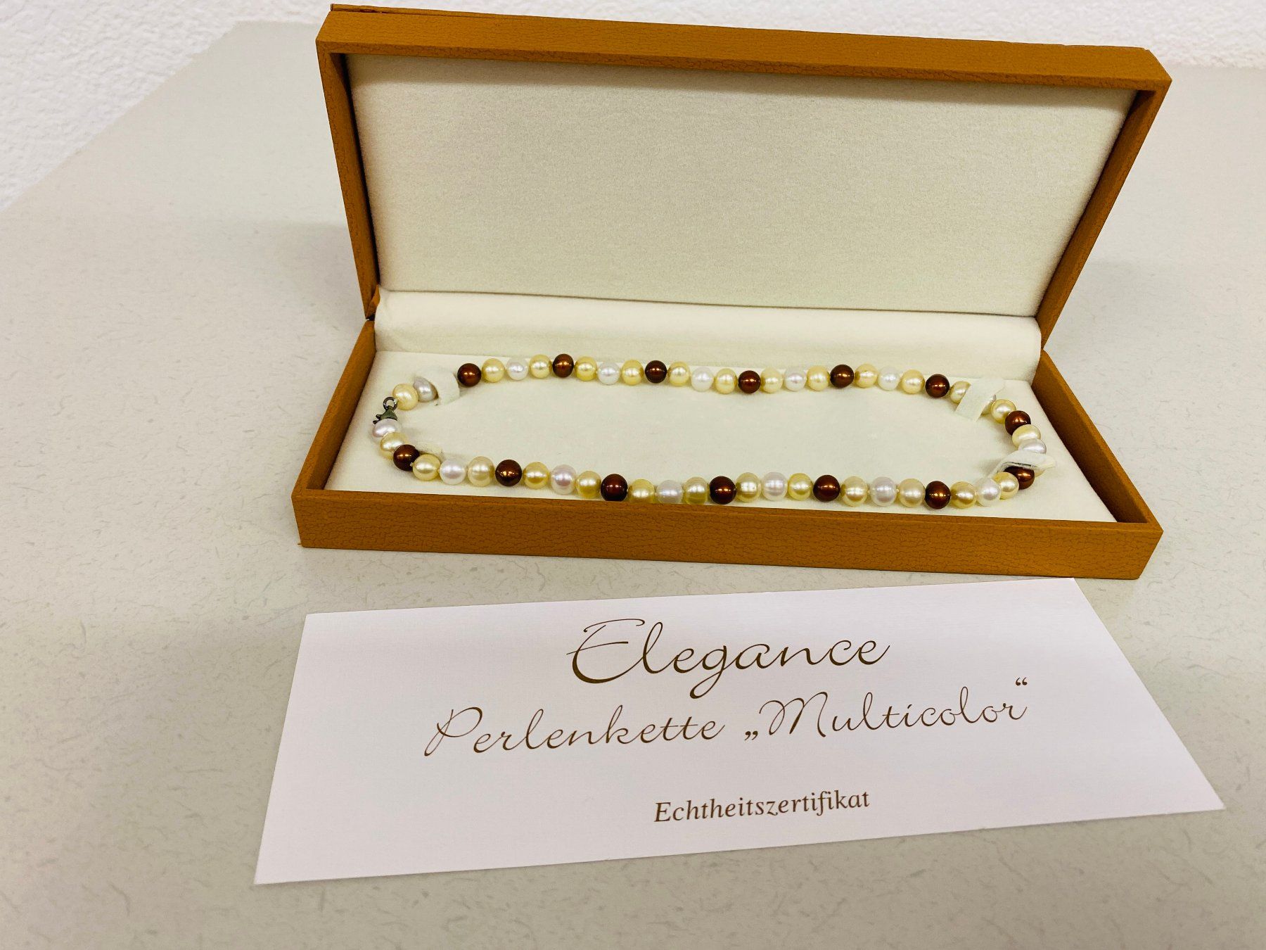 Catenine: Elegance Perlenkette Multicolor mit echten Süsswasserperlen – Nuovo e nell'imballaggio originale da Niederhelfenschwil venduto da Chleeblatt1938 2