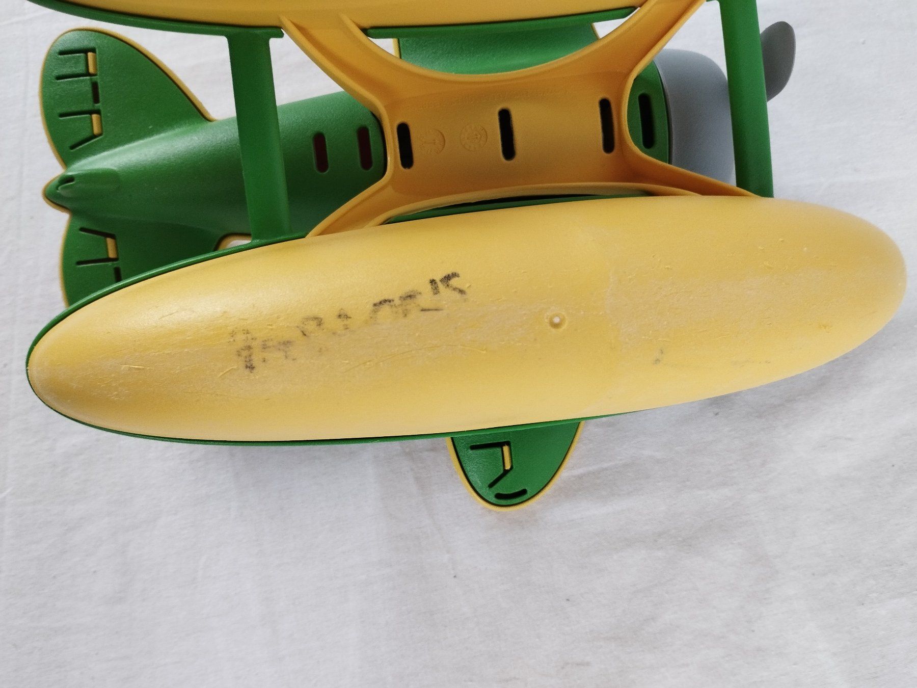 Spielzeuge: GREENTOYS Wasserflugzeug gelb – Gebraucht aus Schübelbach von Restwert_Schubelbach 7