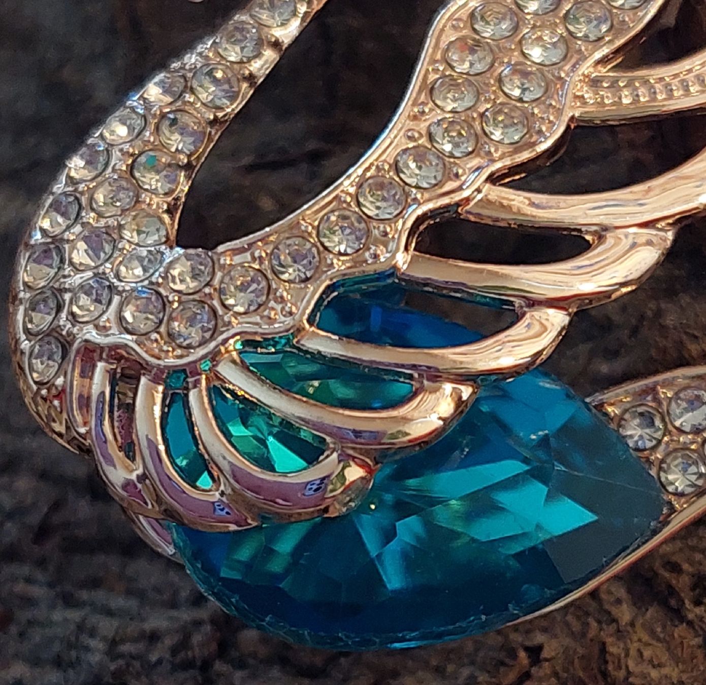 Broschen & Nadeln: Hübsche Brosche Schwan mit Strass und Stein blau – Neu (gemäss Beschreibung) aus Oberwil BL von Hunajakakku 2