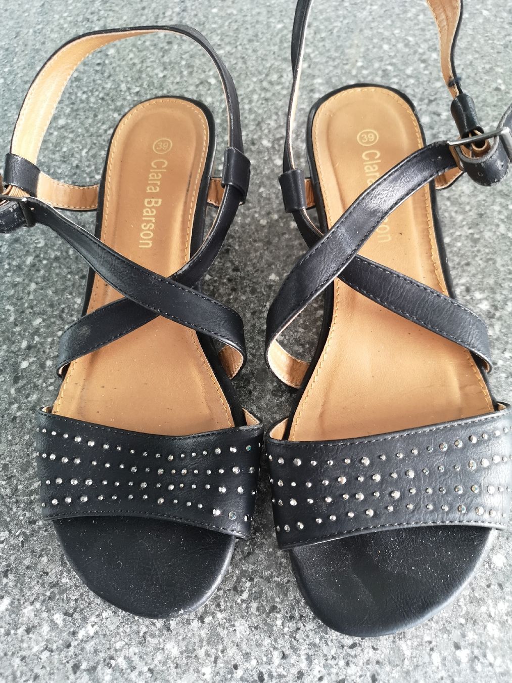 Scarpe da donna: Sandale noire – Usato da Nyon venduto da bicounette66