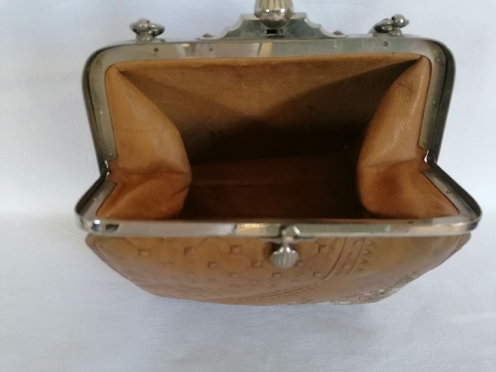 Kindertaschen: Antike Ledertasche klein / eine Rarität – Gebraucht aus Werthenstein von Marsche1 2