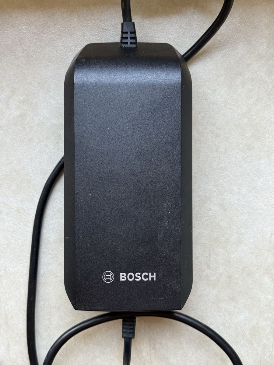 Bosch Chargeurs: Bosch eBike Ladegerät 36-4/230 Active/Performance Line – D'occasion à Zürich par mangomaster