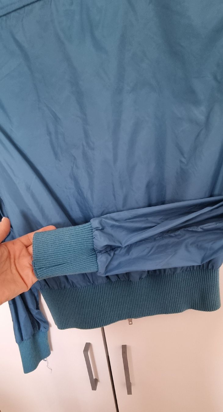 Benetton Vestes & Manteaux: Light Jacket by Benetton – D'occasion à Mendrisio par ann_d9pf 2