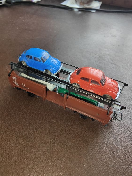Märklin H0: Autotransportwagen mit 4 VW Käfer Modellautos (Gebraucht ...