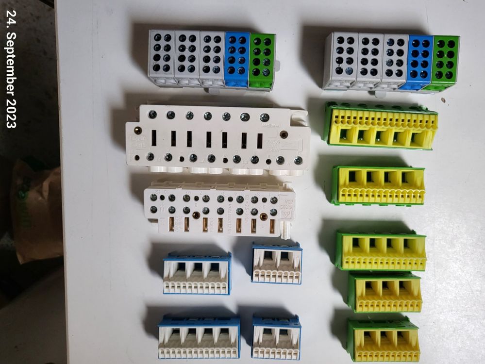 Hager quick connect PE terminal block KN10E, green, yellow