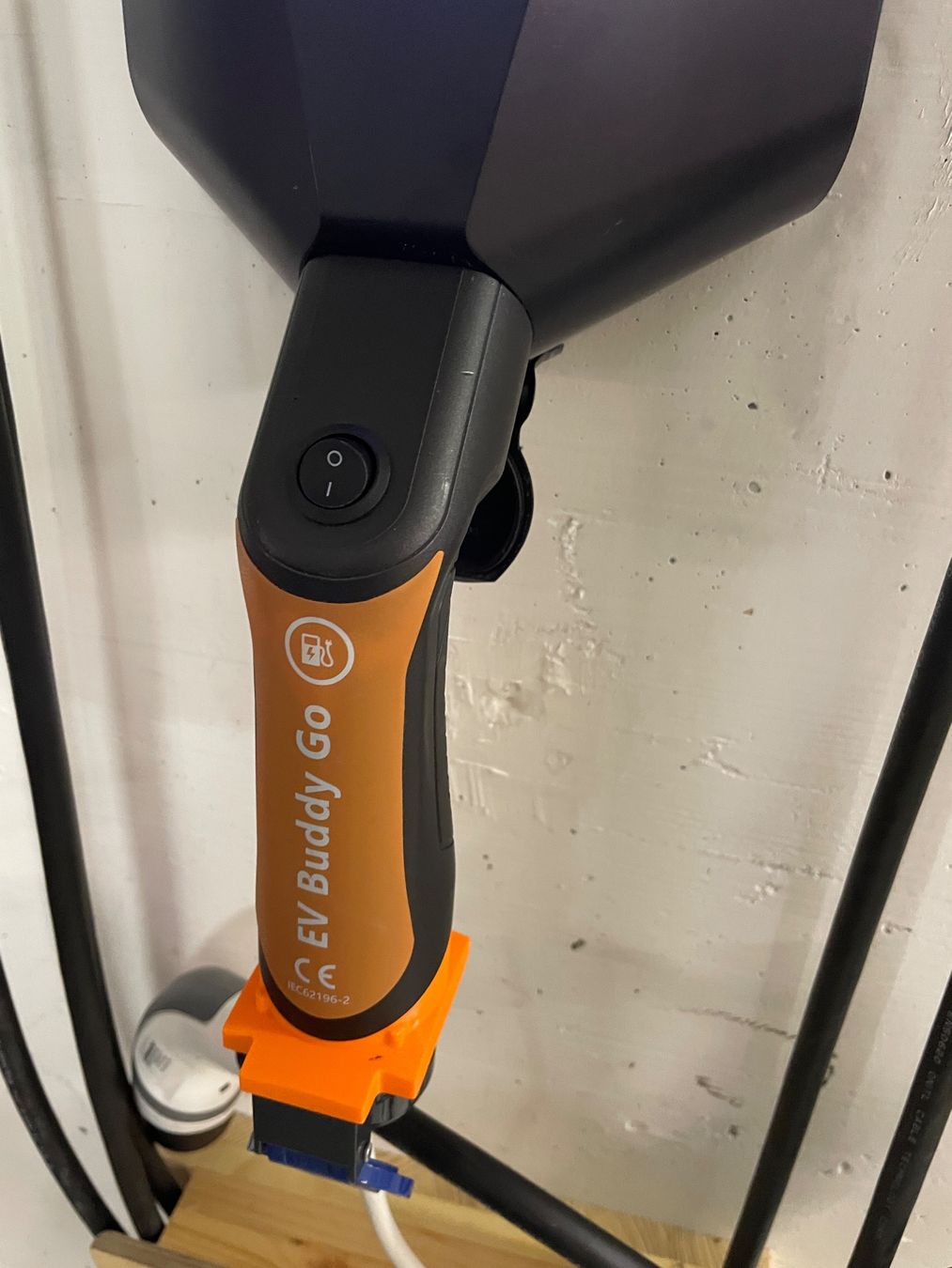 Lecteurs & Adaptateurs: Adapter 230 Volt Haushaltstecker an der Wallbox – Neuf (Voir description) à Erlenbach ZH par Zehnder-Jara 6