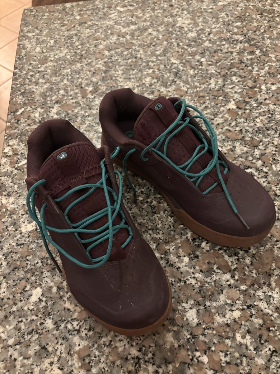 Scarpe da donna: Chaussure pour vélo avec clip  – Nuovo (secondo la descrizione) da Blonay venduto da Ollorvi